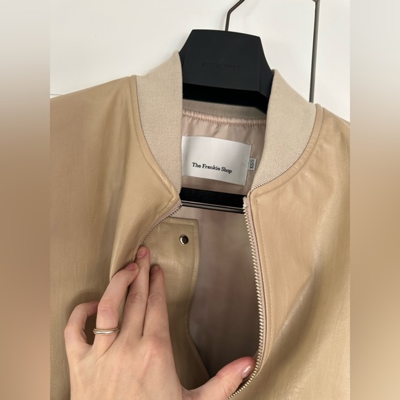 ❌❌❌SOLD!THE FRANKIE SHOP New Beige Jesse Faux-Leather Jacket NWT! Size XS-S - Picture 6 of 15